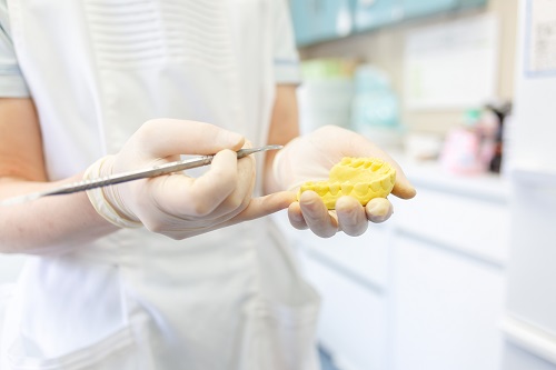 歯科技工所と連携して噛める入れ歯をご提供